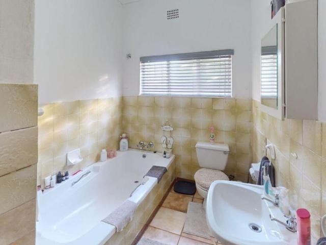 4 Bedroom house for sale in Die Rand, Upington