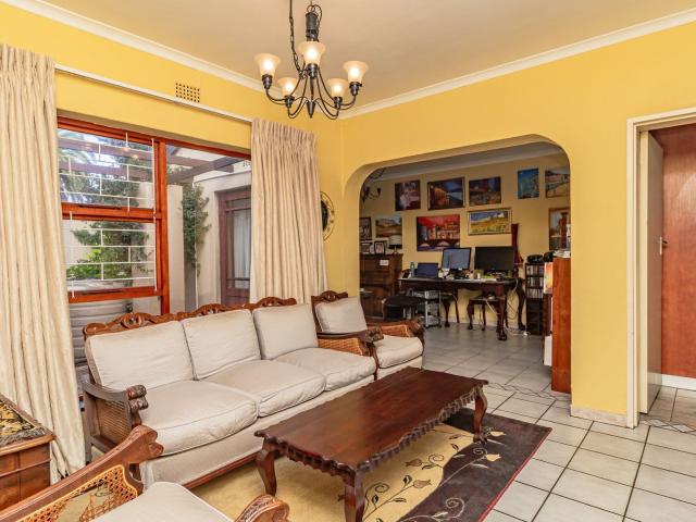 4 Bedroom House For Sale in Duynefontein