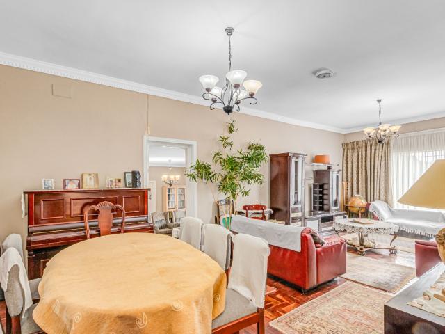 4 Bedroom House For Sale in Emmarentia