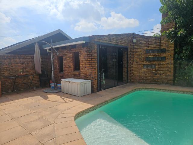 4 Bedroom House For Sale in Eastleigh