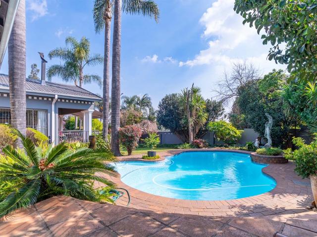 4 Bedroom House For Sale in Eden Glen