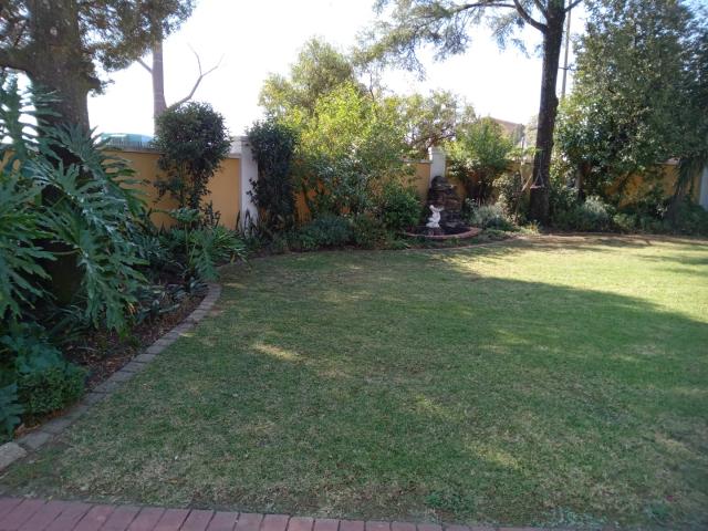 4 Bedroom House For Sale in Eden Glen