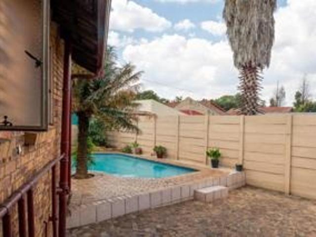 4 Bedroom House For Sale in Elandspark