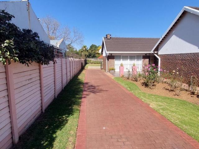 4 Bedroom house for sale in Elarduspark, Pretoria