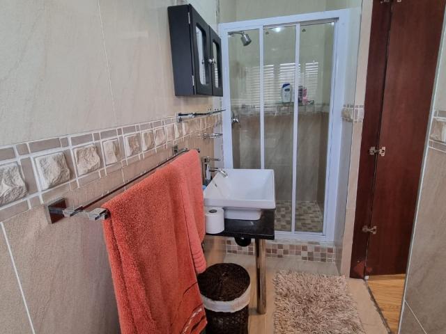 4 Bedroom House For Sale in Escombe