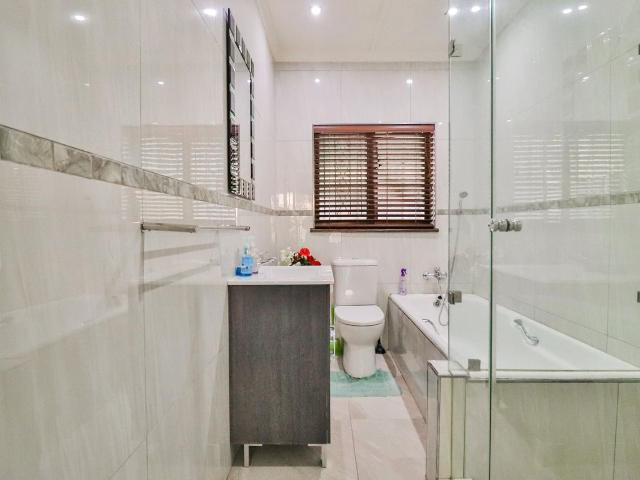 4 Bedroom House For Sale in Escombe