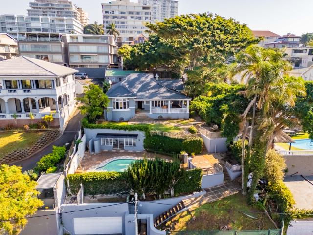 4 Bedroom House For Sale in Essenwood