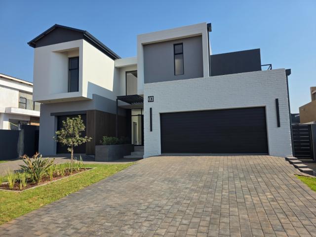 4 Bedroom House For Sale in Fountainbrook Estate