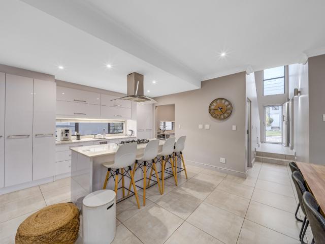 4 Bedroom House For Sale in Fourways