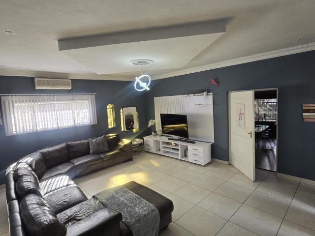 4 Bedroom House For Sale in Fauna