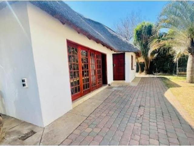 4 Bedroom House For Sale in Fauna Park