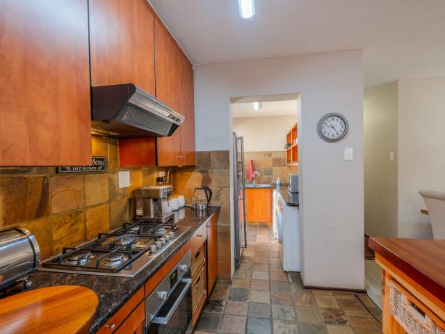 4 Bedroom House For Sale in Faerie Glen