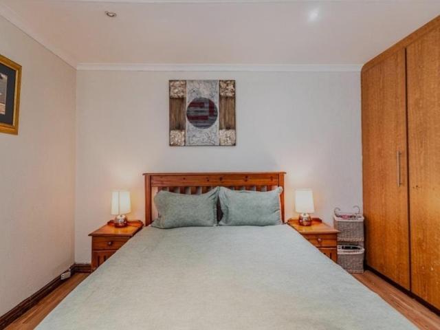 4 Bedroom House For Sale in Faerie Glen