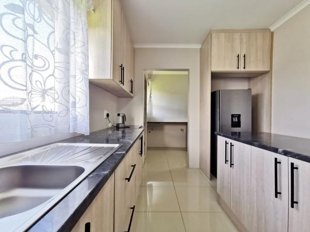 4 Bedroom House For Sale in Fairview