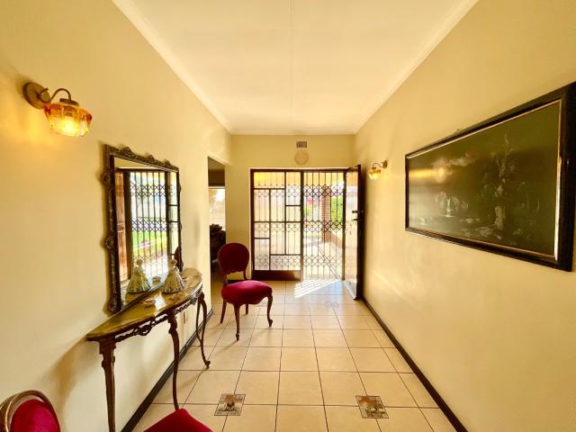 4 Bedroom House For Sale in Ferndale