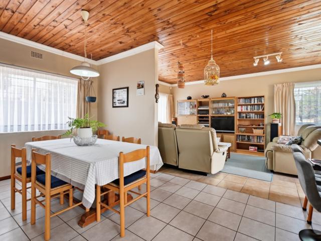 4 Bedroom House For Sale in Flamingo Vlei