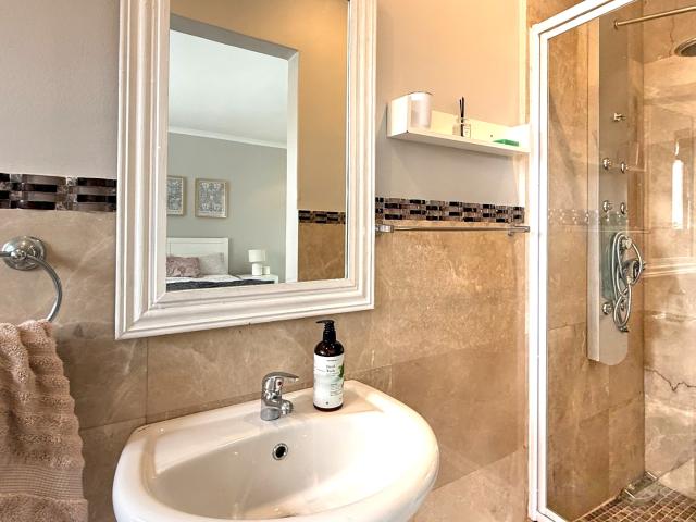4 Bedroom House For Sale in Flamingo Vlei