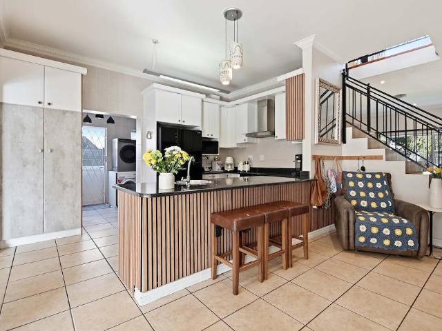 4 Bedroom House For Sale in Flamingo Vlei