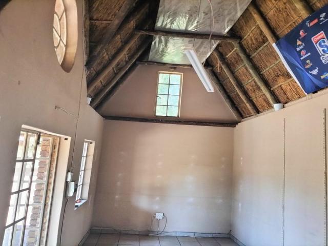 4 Bedroom house for sale in Flora Gardens, Vanderbijlpark