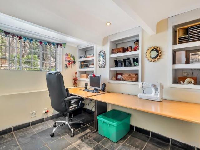 4 Bedroom House For Sale in Franklin Roosevelt Park