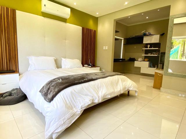 4 Bedroom House For Sale in Fresnaye