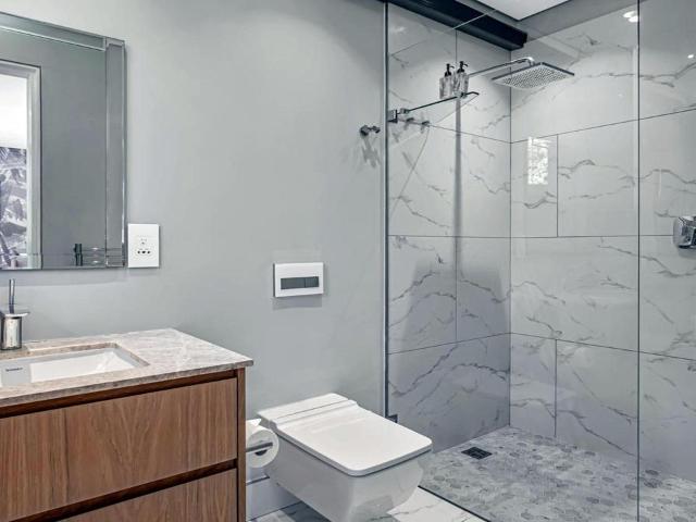 4 Bedroom house for sale in Fresnaye, Cape Town