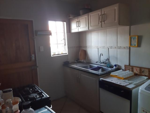 4 Bedroom House For Sale in Fundus AH