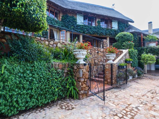 4 Bedroom House For Sale in Kosmos