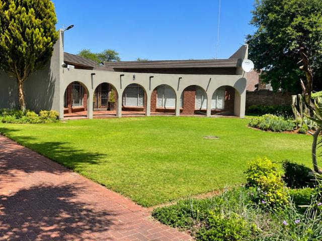 4 Bedroom House For Sale in Kathu