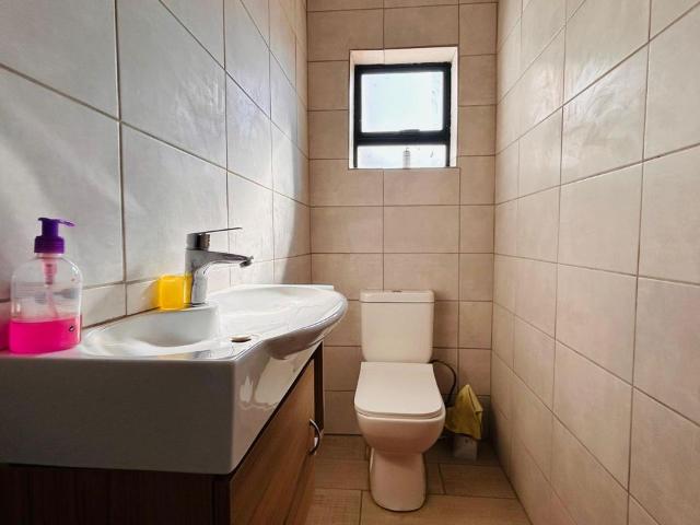 4 Bedroom house for sale in Kameeldrift East, Pretoria