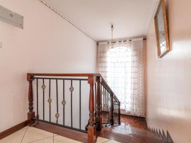 4 bedroom house for sale in Karen Kenya 3KE1668