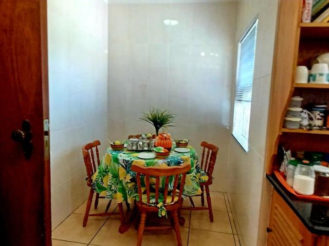 4 Bedroom House For Sale in Kenleaf