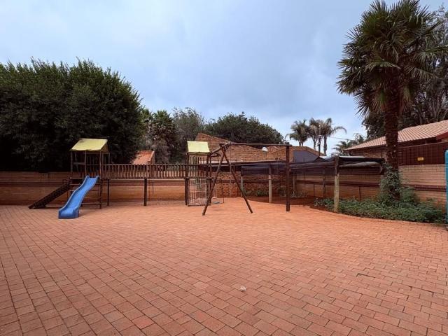 4 Bedroom House For Sale in Kenleaf