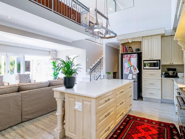 4 Bedroom House For Sale in Kingswood Golf Estate