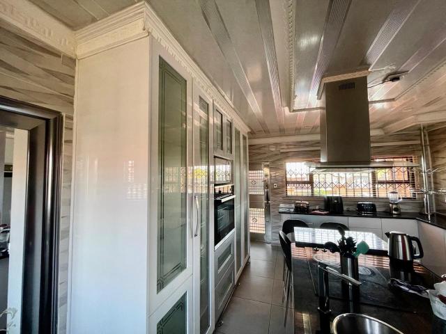 4 Bedroom House For Sale in Kinross