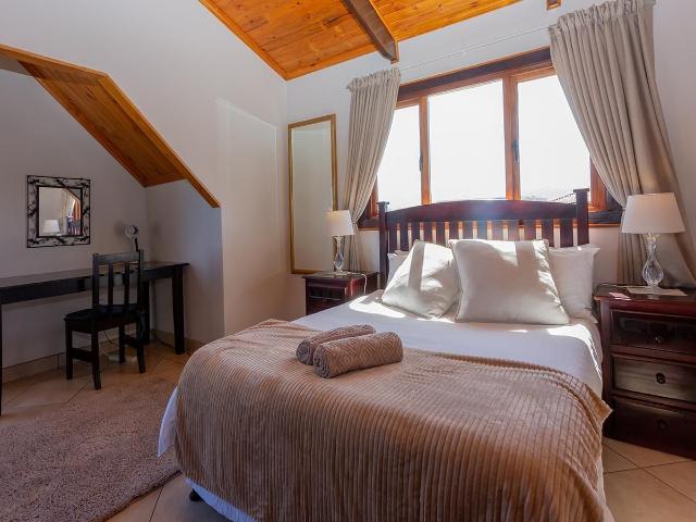 4 Bedroom house for sale in Kleinkrantz, Wilderness