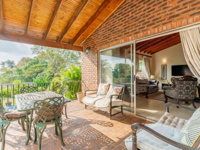 4 Bedroom House For Sale in Kloof