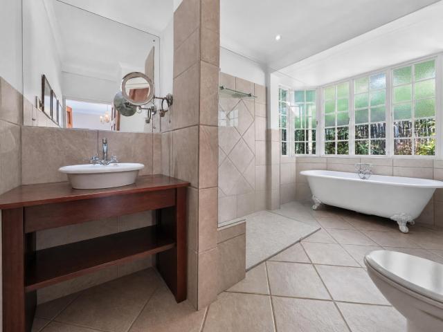 4 Bedroom House For Sale in Kloof