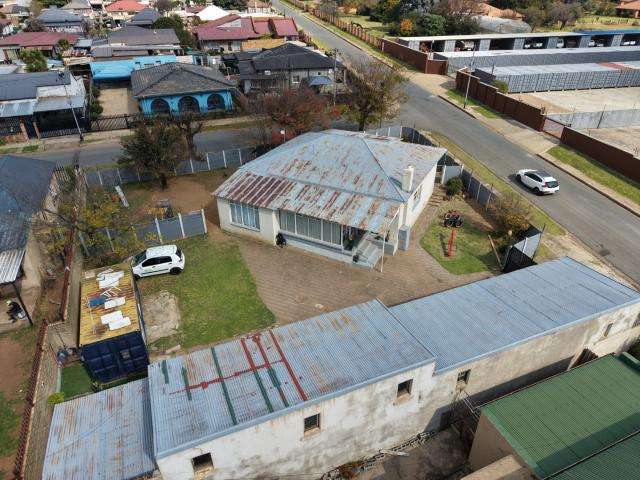 4 Bedroom House For Sale in Krugersdorp West