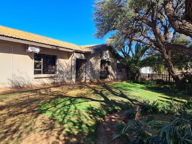 4 Bedroom House For Sale in Kuruman