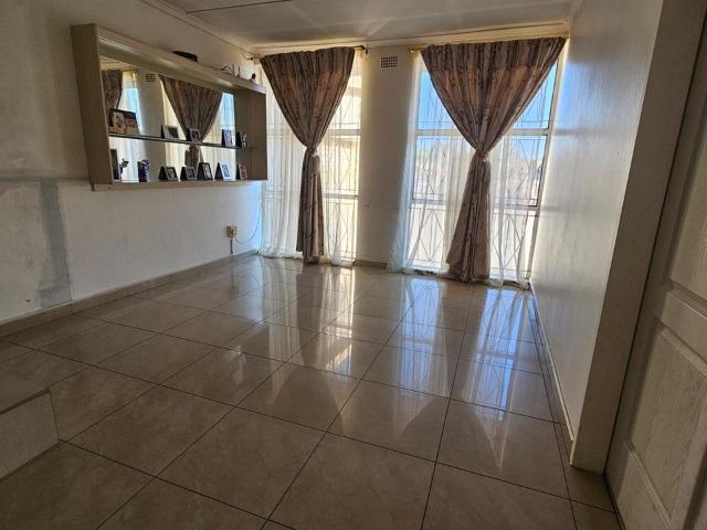 4 Bedroom house for sale in Hospitaalpark, Ladysmith