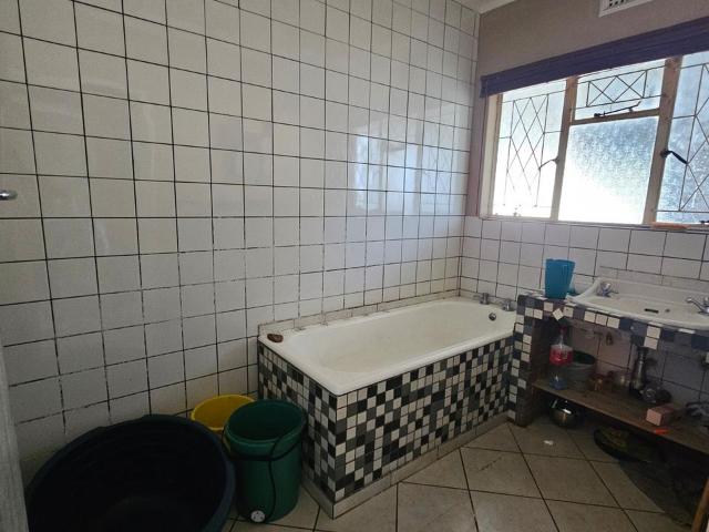 4 Bedroom house for sale in Hospitaalpark, Ladysmith