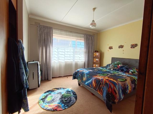 4 Bedroom House For Sale in Hartenbos Central