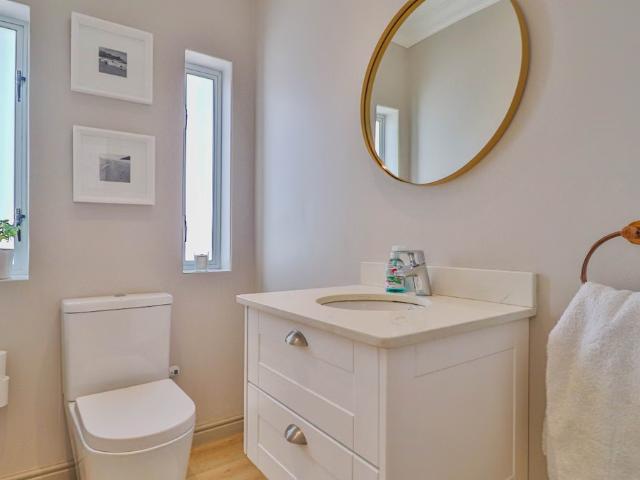 4 Bedroom House For Sale in Hartenbos Heuwels