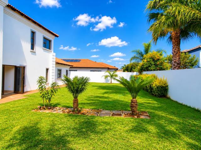 4 Bedroom House For Sale in Heuwelsig Estate