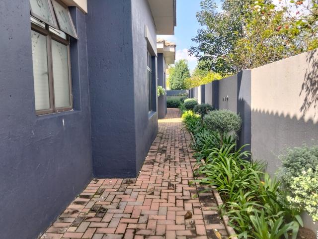 4 Bedroom House For Sale in Helderwyk