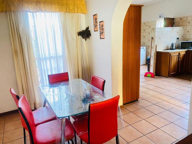 4 Bedroom House For Sale in Huttenheights