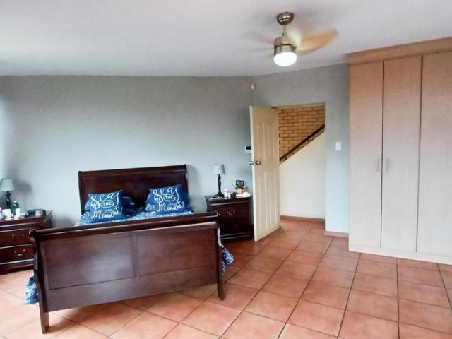 4 Bedroom house for sale in Ifafi, Hartbeespoort