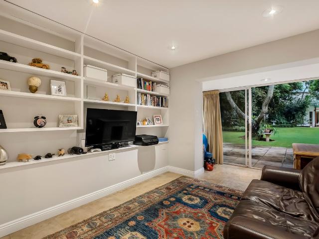 4 Bedroom House For Sale in Illovo