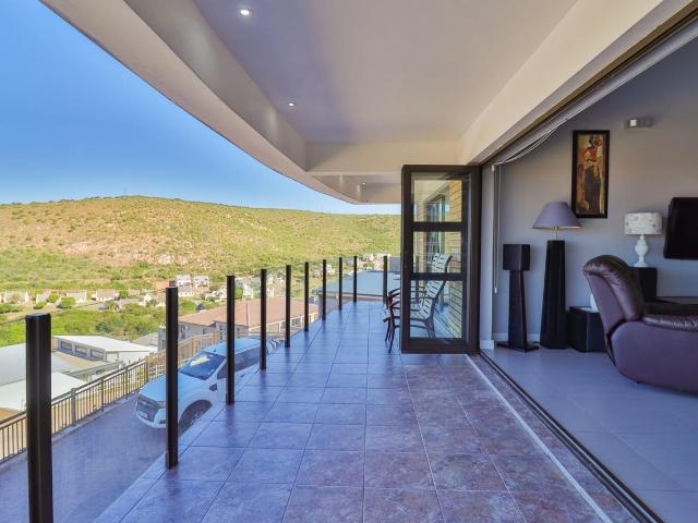 4 Bedroom House For Sale in Island View